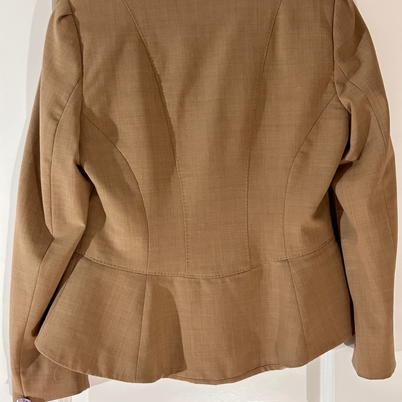 Anne Klein Petite Size 10 Asymmetrical Jacket & Pant Suit – Classic Khaki Elegan - Picture 2 of 4